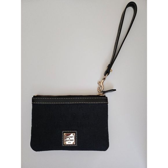 📣Authentic Dooney & Bourke Wristlet 👛 Navy Logo Red Inside Wallet Keychain 🗝️ - Picture 2 of 5